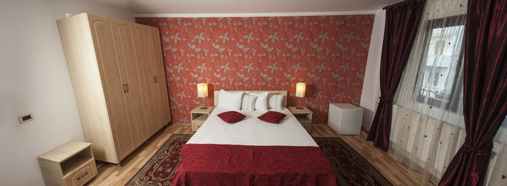 Garden And 3* Bucarest