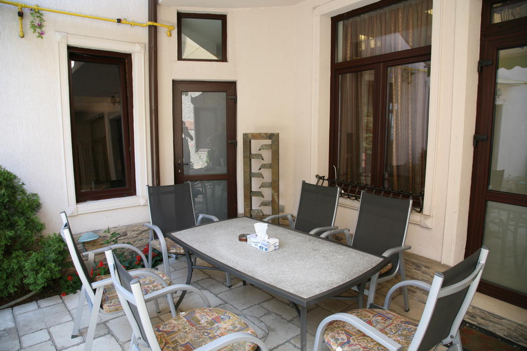 Couette-café Garden And Bucarest