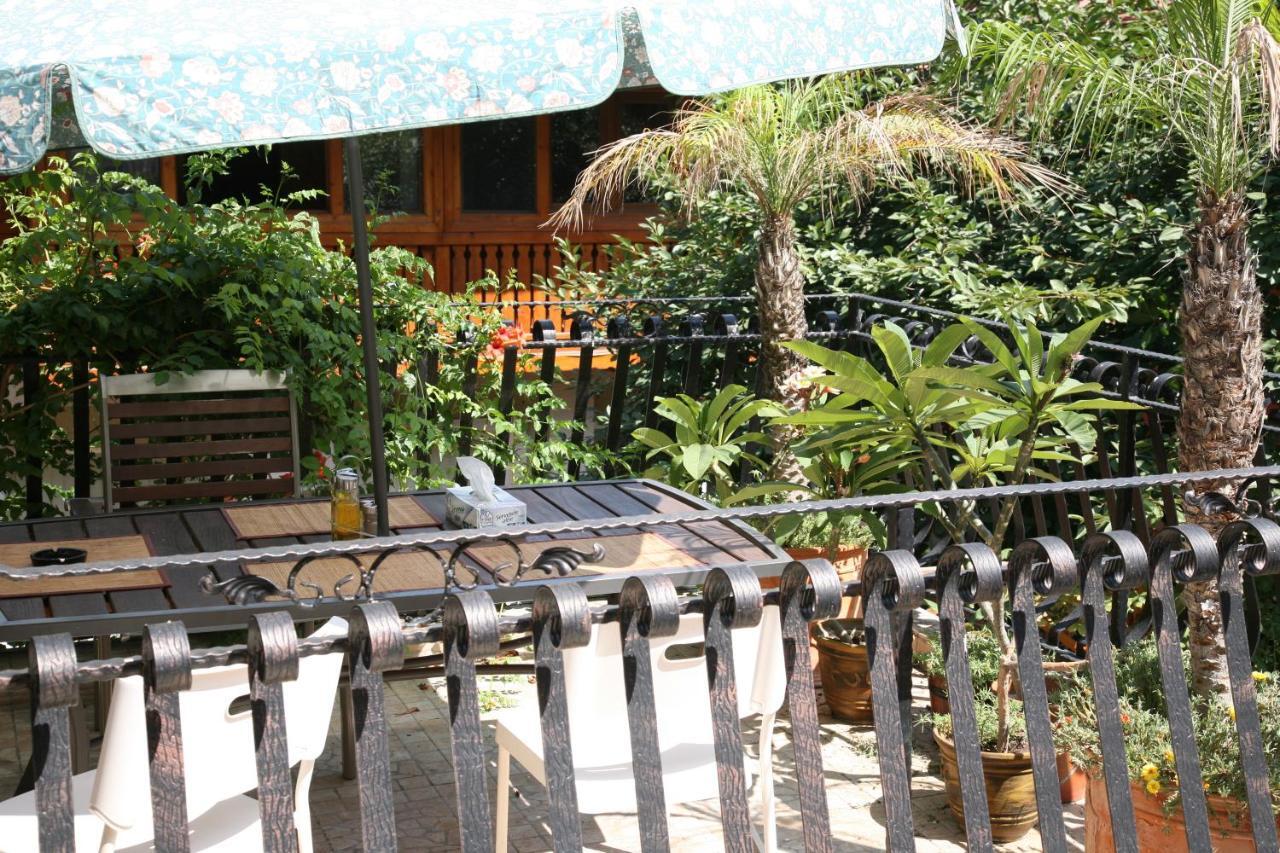Garden And 3* 布加勒斯特